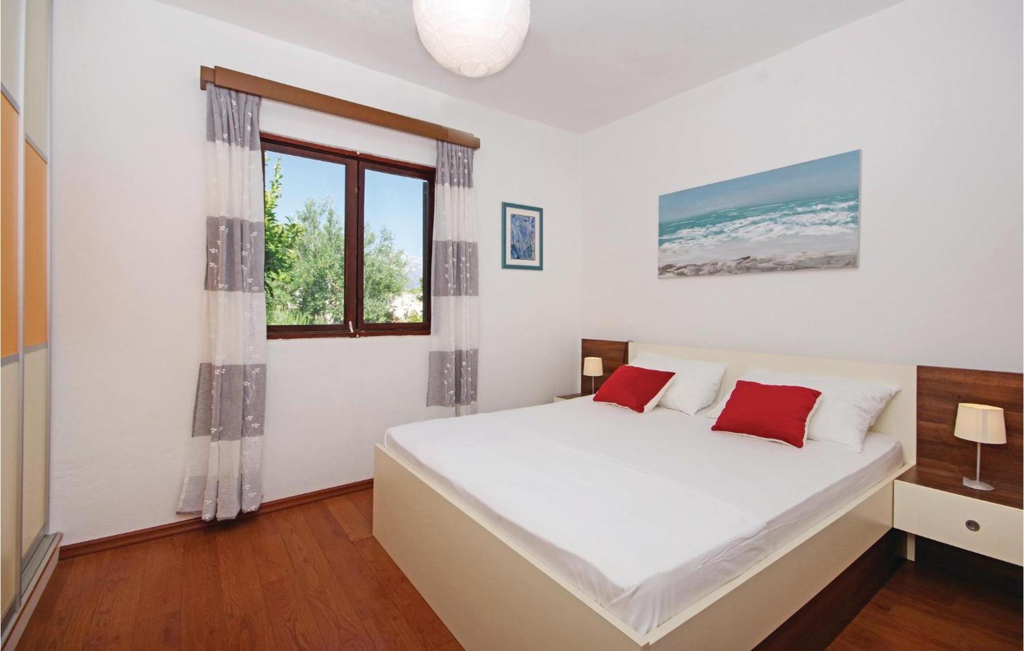 Ferienhaus Stunning In With Kitchen Sućuraj
